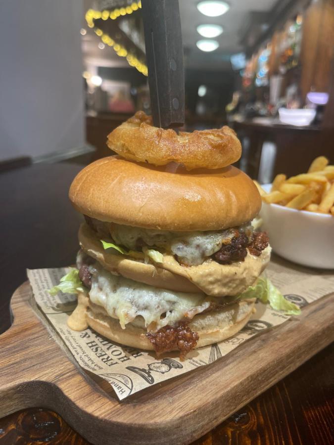 The Crossroads Inn هاليفاكس المظهر الخارجي الصورة
