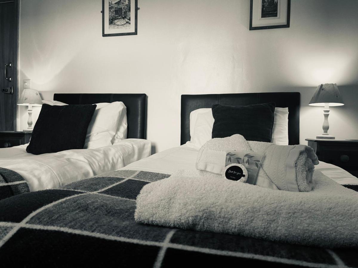 The Crossroads Inn هاليفاكس المظهر الخارجي الصورة