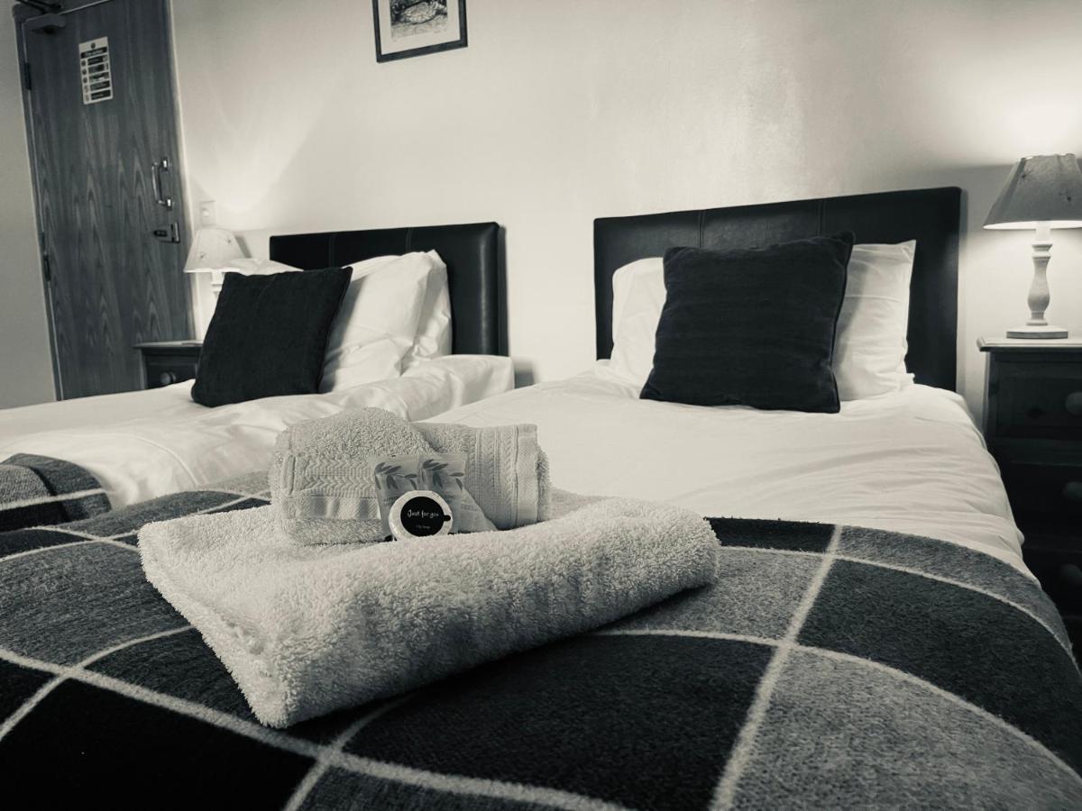 The Crossroads Inn هاليفاكس المظهر الخارجي الصورة