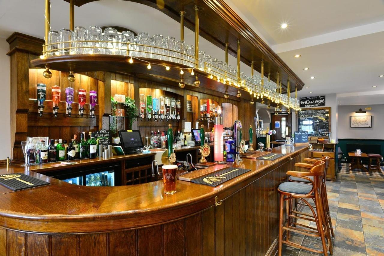 The Crossroads Inn هاليفاكس المظهر الخارجي الصورة